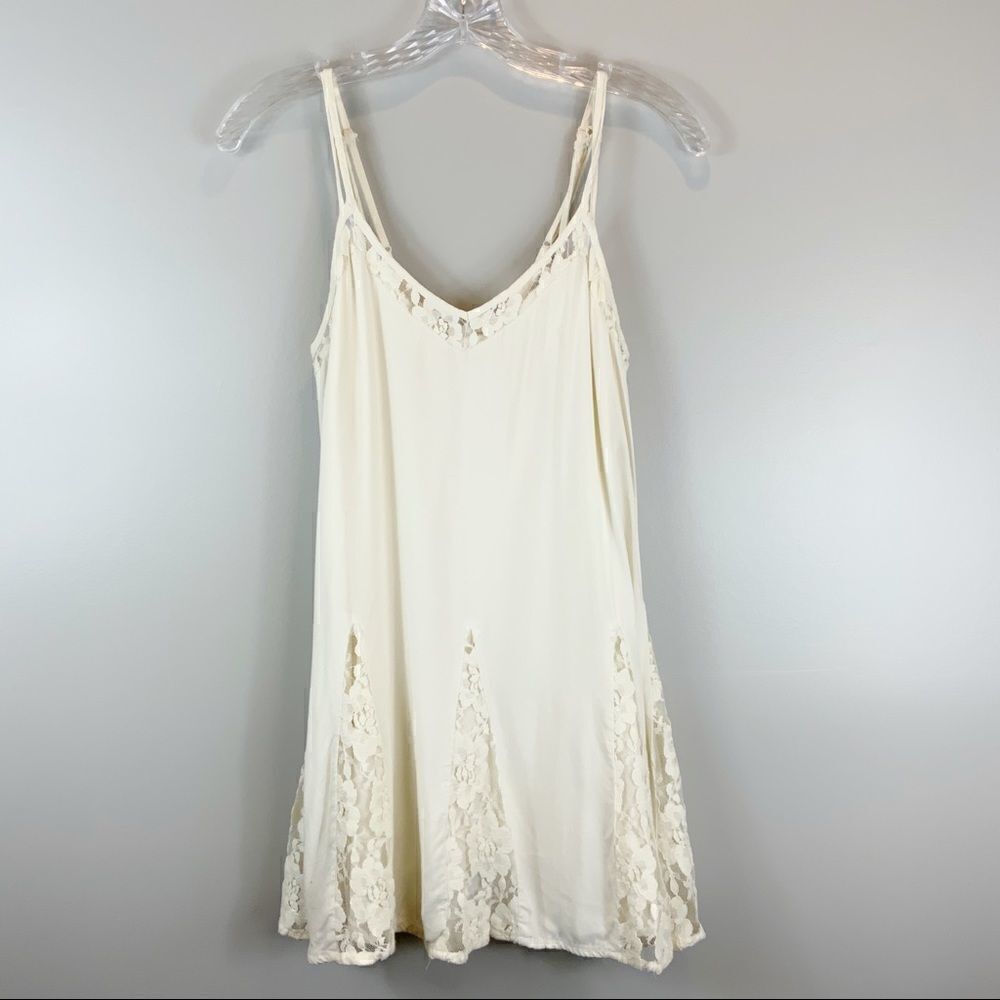 🌺3 FOR $20🌺 -American Eagle Ivory cami tank lace inset XS